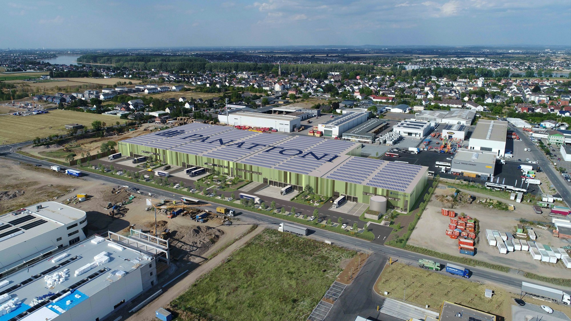 Die Visualisierung zeigt den Panattoni Park Bonn Nord, der ab Ende 2023 in Bornheim entstehen soll.