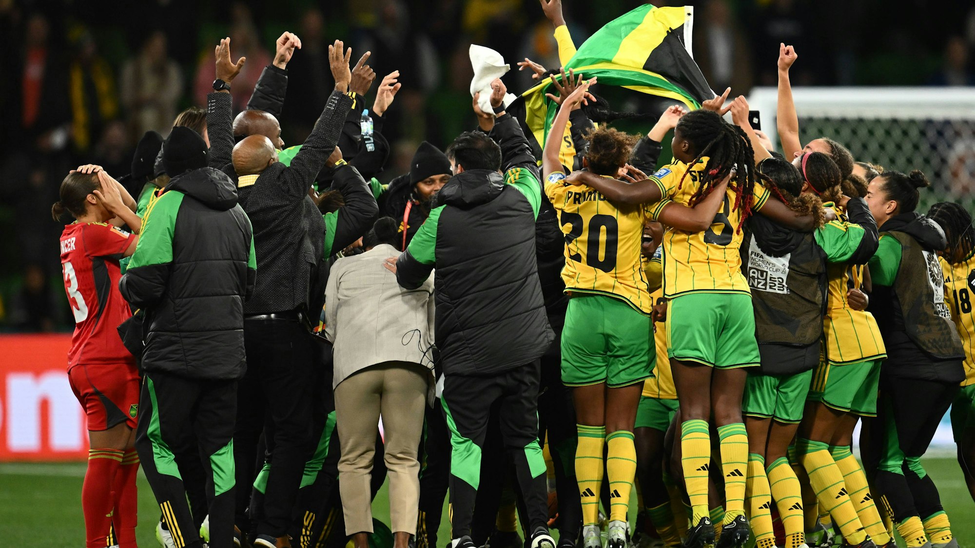 Jamaika feiert nach dem 0:0-Unentschieden gegen Brasilien den Einzug ins Achtelfinale bei der FIFA Frauen-Weltmeisterschaft 2023 zwischen Jamaika und Brasilien.