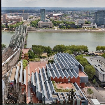 Das Bild zeigt Museum Ludwig und Philharmonie vom Dom aus fotografiert.