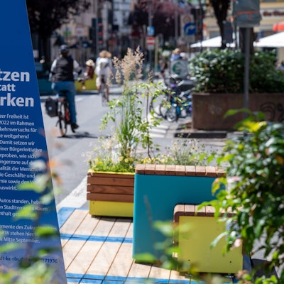 Das Bild zeigt die Deutzer Freiheit.