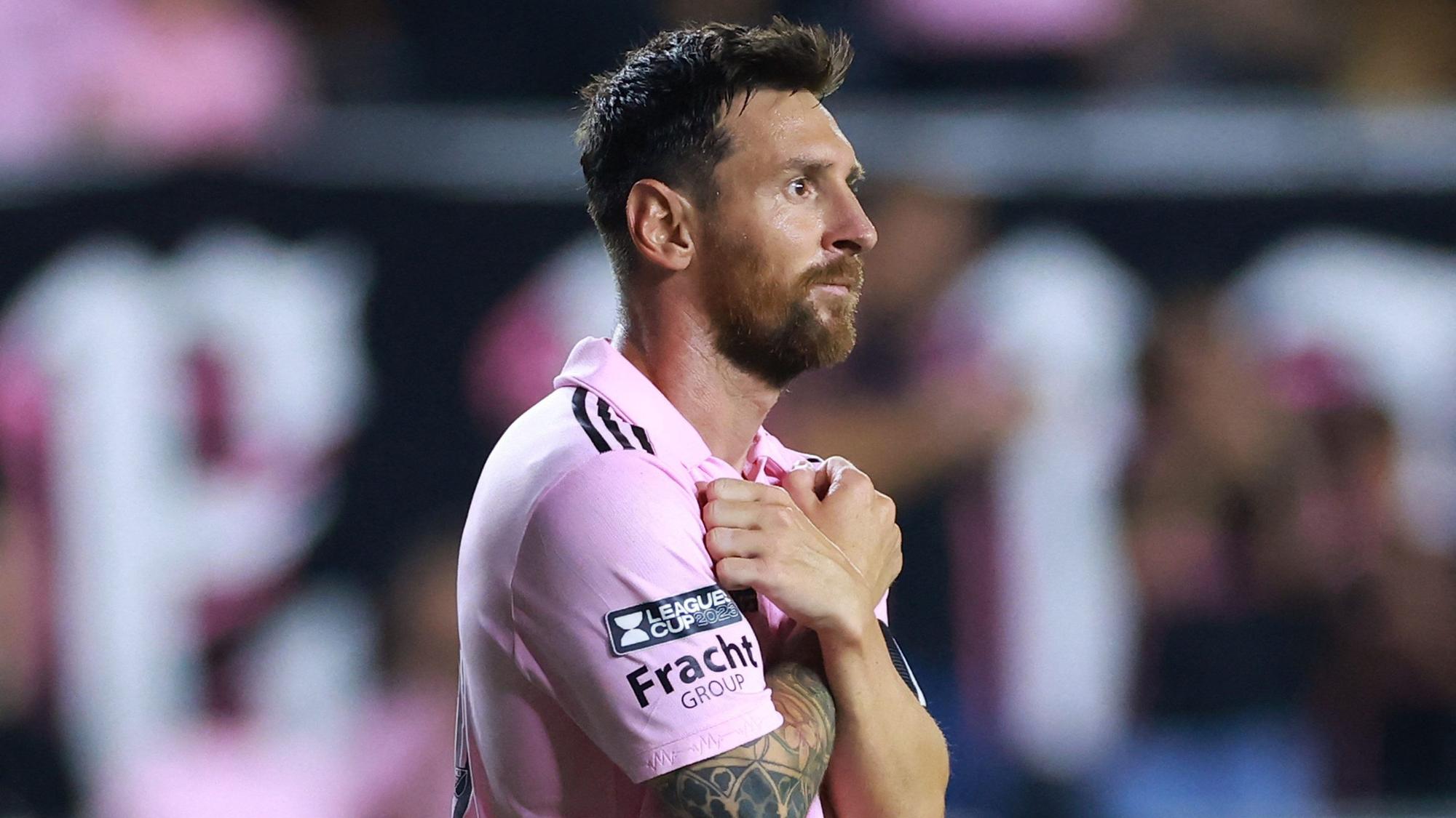 Lionel Messi feiert nach einem Tor.