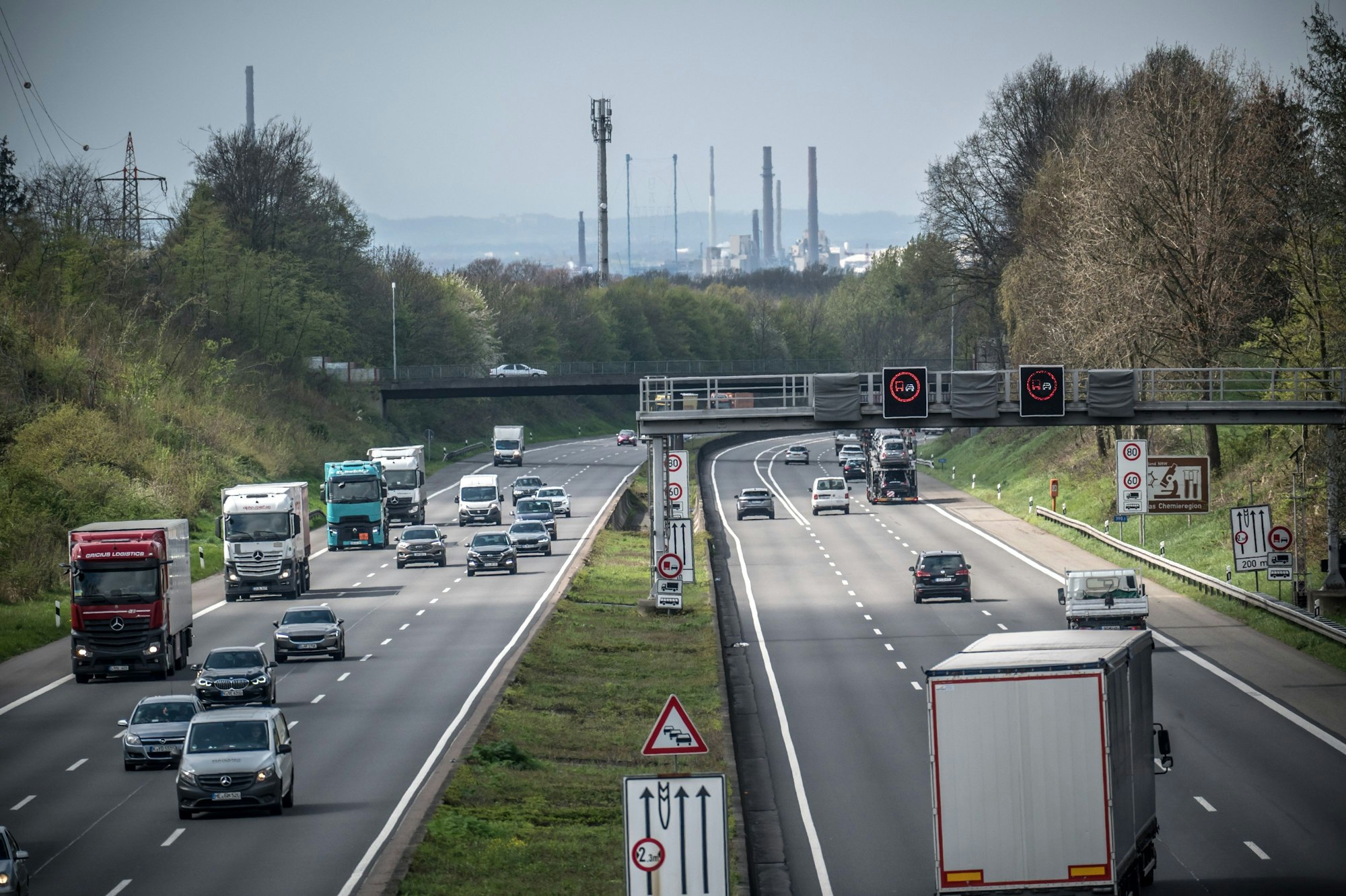 Autobahn 1 zwischen Burscheid und Leverkusen, Brücke Bruchhausener Straße. Foto: Ralf Krieger