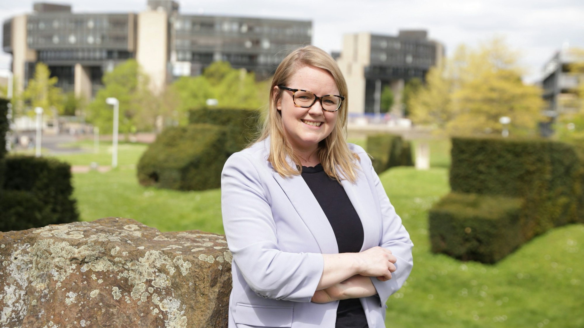 Lisa Kaptainat ist Landtagsabgeordnete der SPD, sie erzählt von der Schwierigkeit, das Muttersein mit der Politik zu vereinbaren.