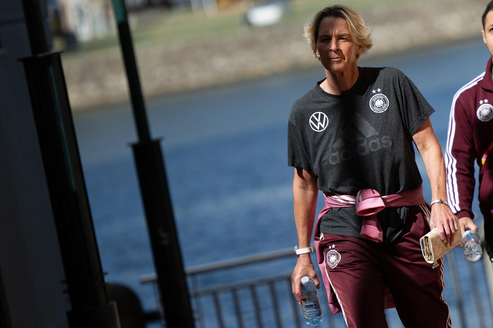 Martina Voss-Tecklenburg, Bundestrainerin der deutschen Frauen-Fußballnationalmannschaft.