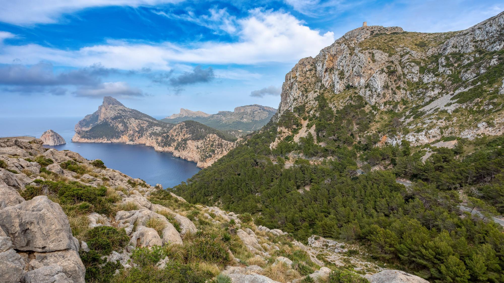 Die Baleareninsel Mallorca lockt Jahr für Jahr nicht nur Strandtouristen, sondern auch Wanderer an. (Symbolbild)