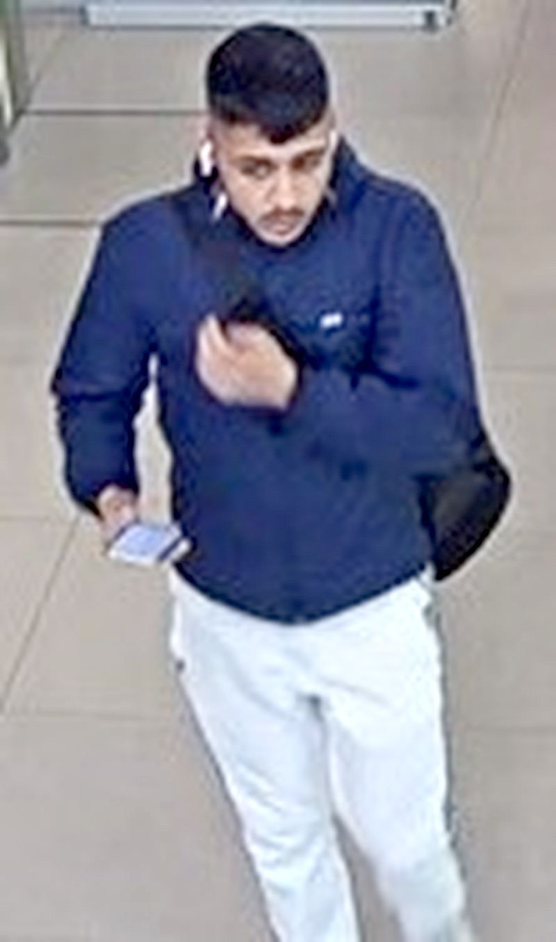 Der mutmaßliche Täter auf einem Bild einer Überwachungskamera am Flughafen.
