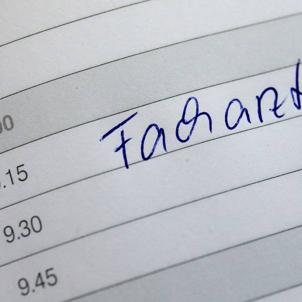 Facharzt wurde in einen Terminkalender eingetragen.
Wer einen Termin ausmacht, sollte auch hingehen. Oder zumindest absagen.