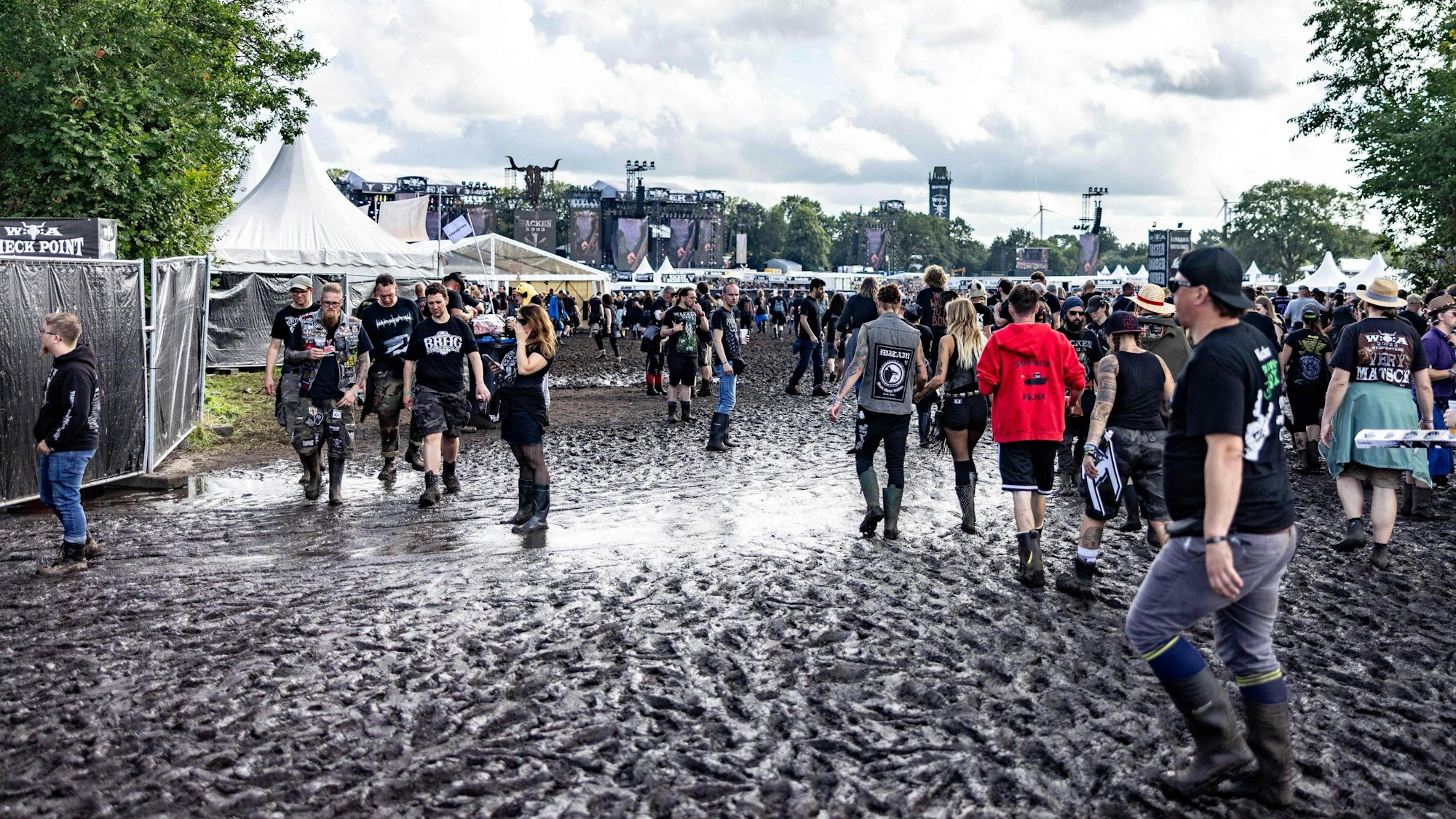 Die Bedingungen in Wacken sind alles andere als optimal.