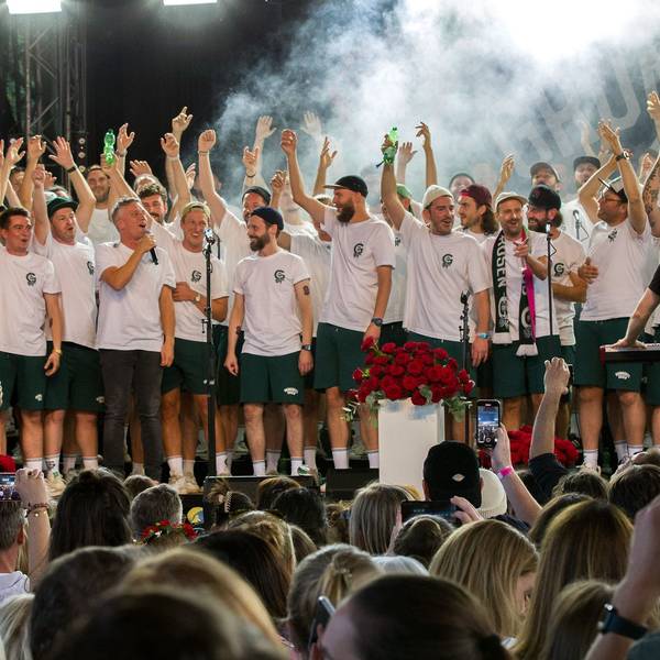 Open-Air-Konzert des Chores "Die Grüngürtelrosen" im Tanzbrunnen mit den Kölschrockern Kasalla als Überraschungsgast.