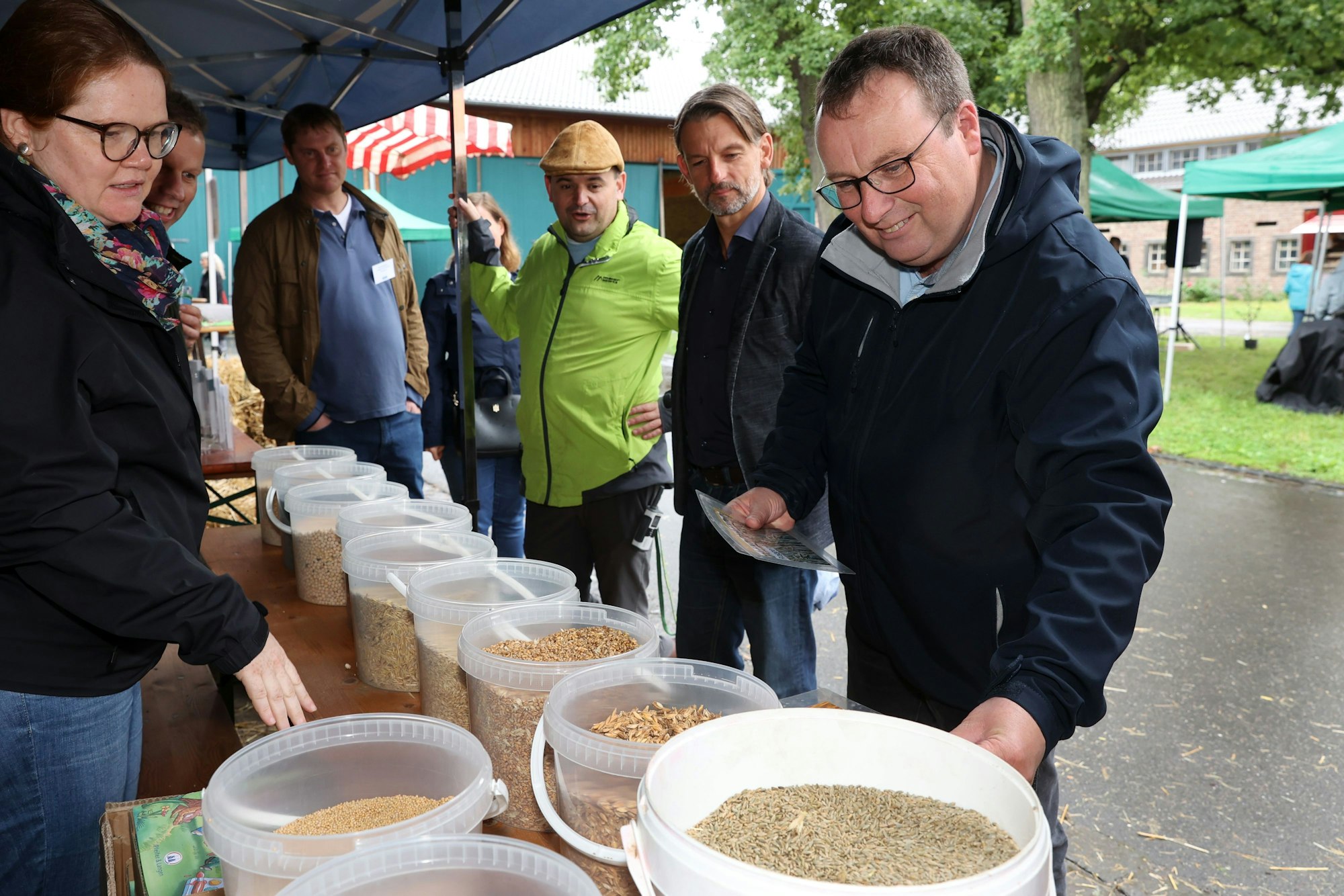 Ein Stand mit Getreidesorten am Umweltzentrum Gut Leidenhhausen.