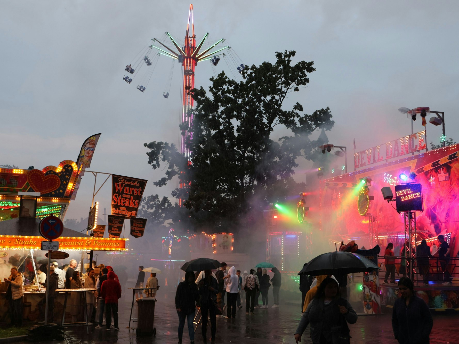 Bundesschützenfest Lindlar, Schützenkirmes im Regen