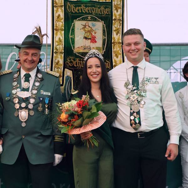 Die neuen Bundesmajestäten Marleen und Sven Wottrich (Bundeskönig), Merve Ugurlu und Christof Backhaus (Bundesprinz).
