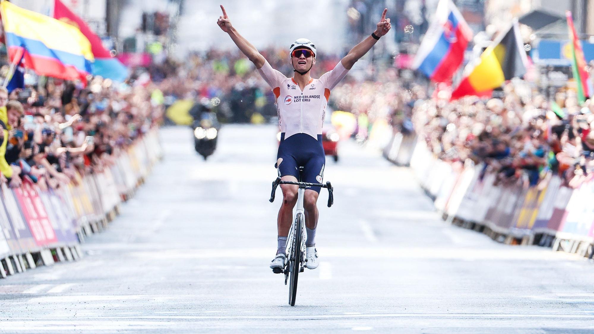 Mathieu van der Poel aus den Niederlanden jubelt über seinen Sieg.