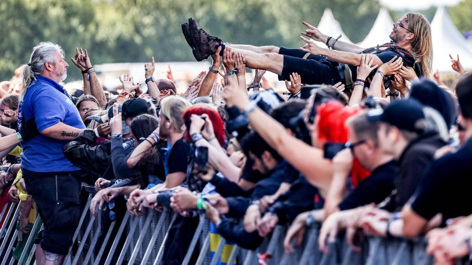 Trotz Schlammschlacht und Anreise-Chaos feierten rund 61.000 Rock- und Metalfans beim Festival in Wacken.