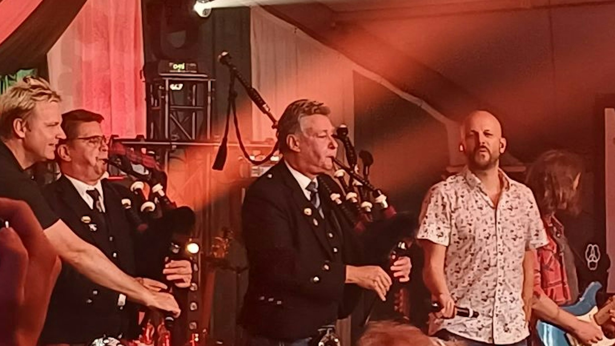 100. Schützenfest Burscheid  Die Bläck Fööss . Foto: Violetta Gniß