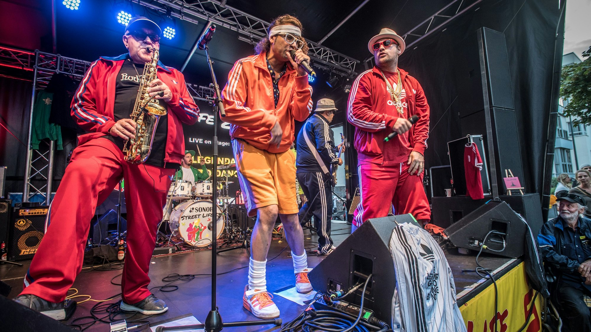 Streetlife, Auftritt der "Legendary Ghetto-Dance-Band" mit Eckhardt Meszelinsky am Saxophon Foto: Ralf Krieger