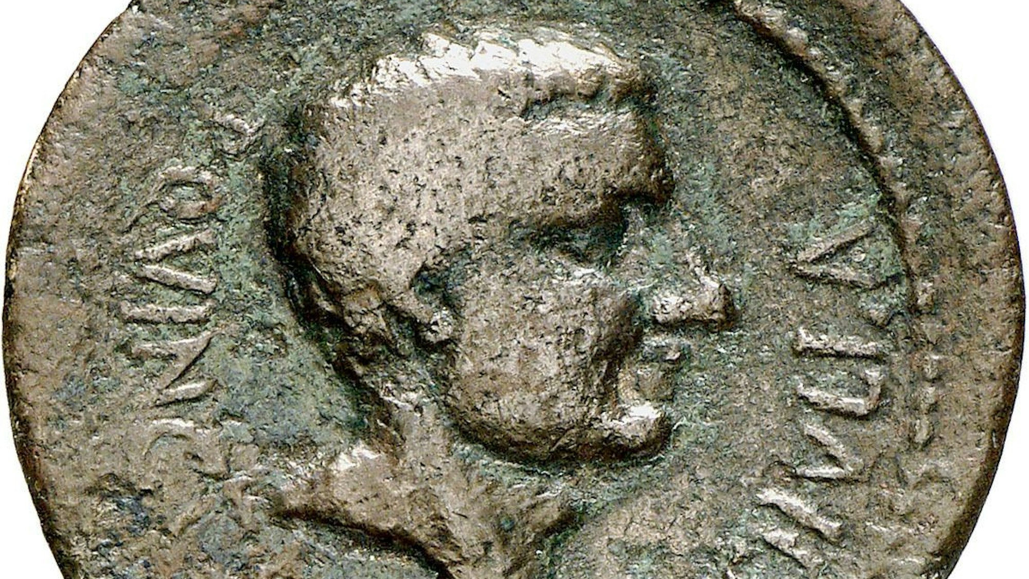 ARCHIV - Eine Varus-Münze wird in der Imperium-Ausstellung in Haltern ausgestellt (undatiertes handout).