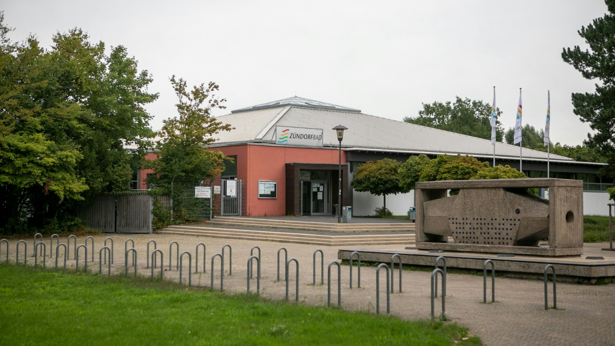 Zündorfbad Außenansicht