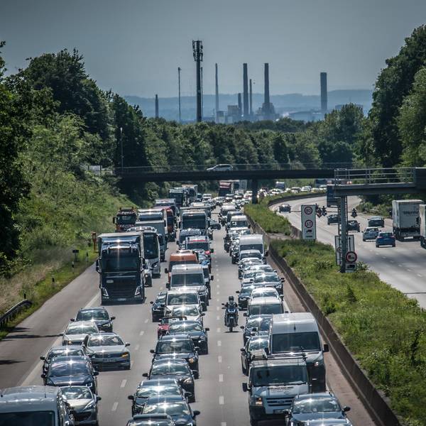 Stau Autobahn 1 höhe Altenberger Straße. Foto: Ralf Krieger