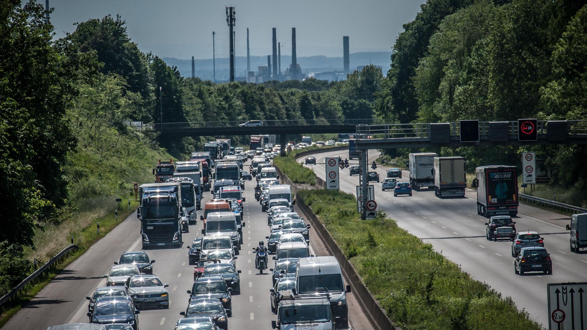 Stau Autobahn 1, Höhe Altenberger Straße