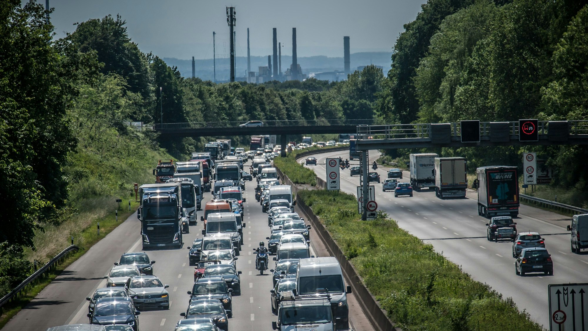 Stau Autobahn 1, Höhe Altenberger Straße