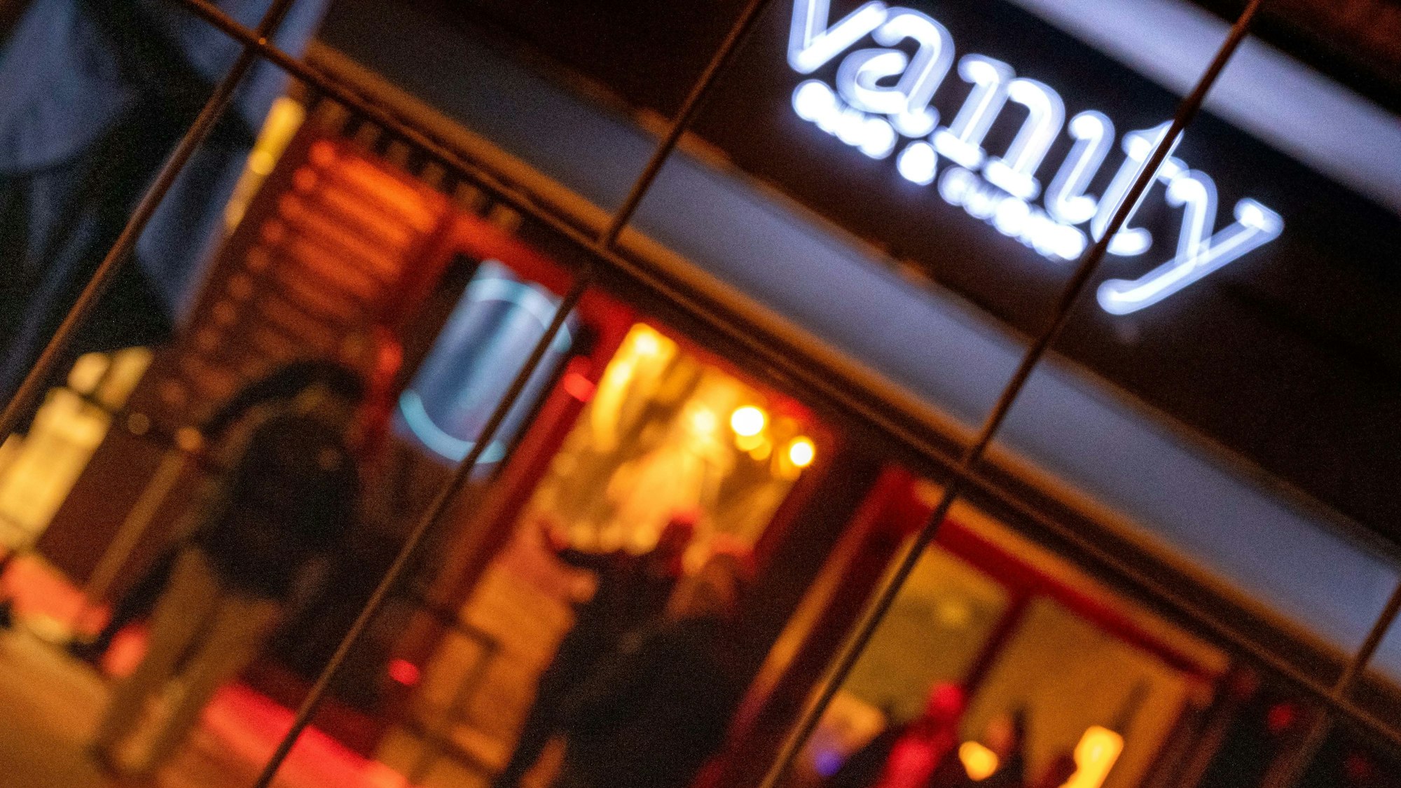 Blick auf die Fassade des Vanity.