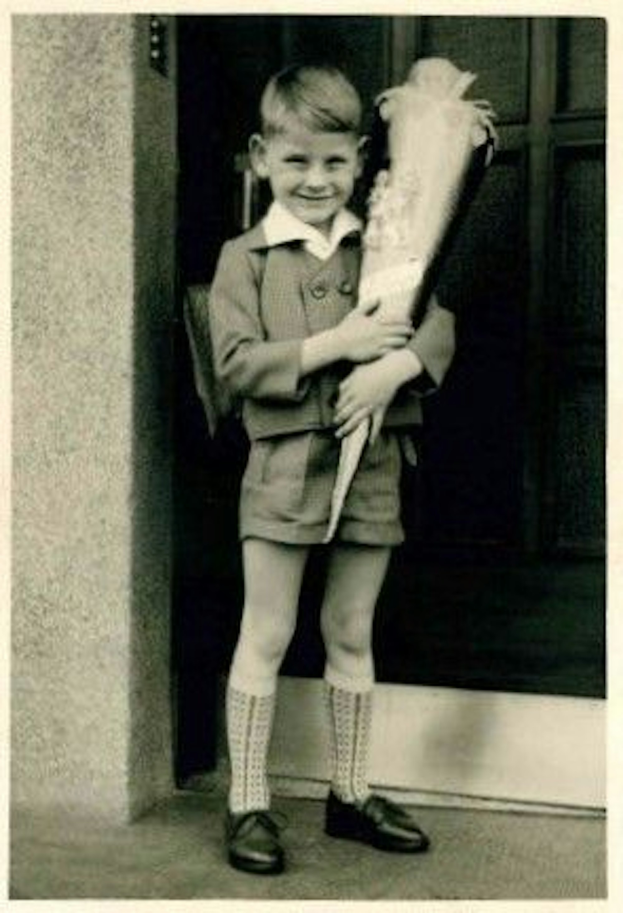 Das Bild zeigt Brühls Bürgermeister Dieter Freytag 1961 am Tag seiner Einschulung