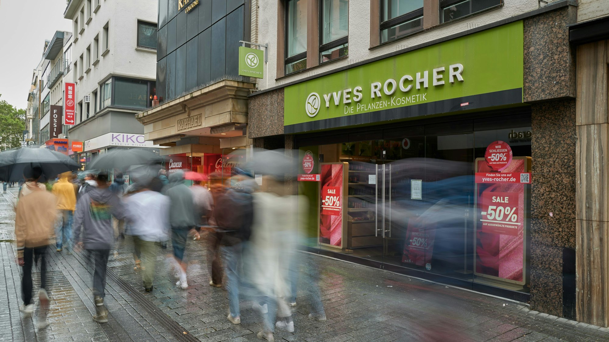 Aktuelle Außenaufnahme der Filiale von Yves Rocher auf der Hohe Straße.