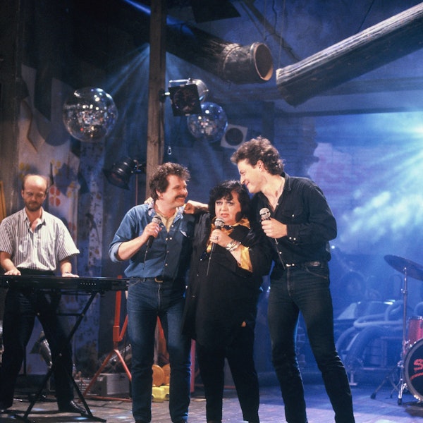 Die Musiker Tommy Engel, Trude Herr und Wolfgang Niedecken bei einem gemeinsamen Auftritt im Jahre 1987.