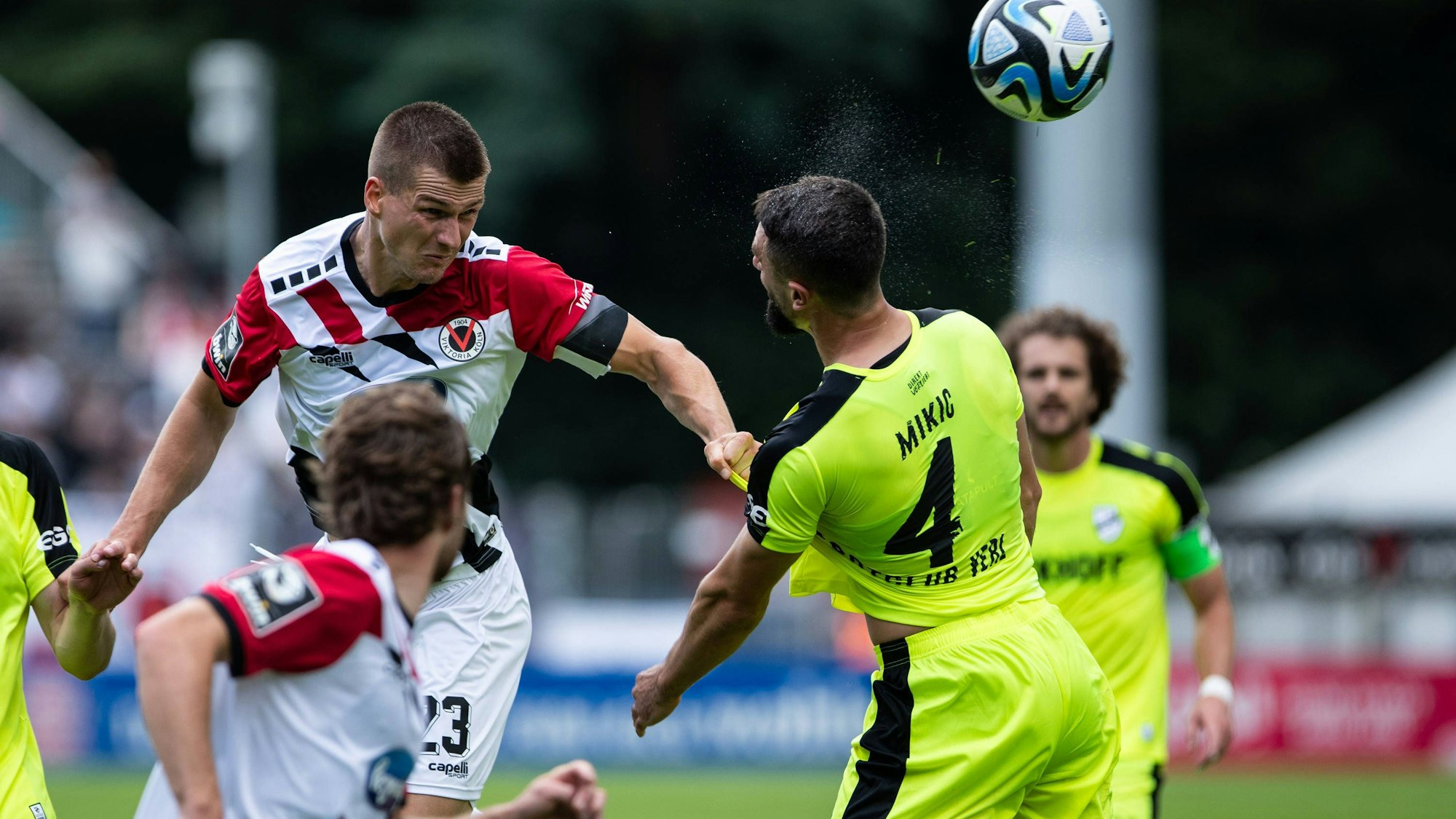 3.Liga: Viktoria Koeln - SC Verl, 05.08.2023 Zweikampf Moritz Fritz Viktoria Koeln, 23, Daniel Mikic SC Verl, 4 3.Liga: Viktoria Koeln - SC Verl, Sportpark Hoehenberg, Koeln, 05.08.2023 *** 3 Liga Viktoria Koeln SC Verl, 05 08 2023 duel Moritz Fritz Viktoria Koeln, 23 , Daniel Mikic SC Verl, 4 3 Liga Viktoria Koeln SC Verl, Sportpark Hoehenberg, Koeln, 05 08 2023 Copyright: xBEAUTIFULxSPORTS/Buriakovx