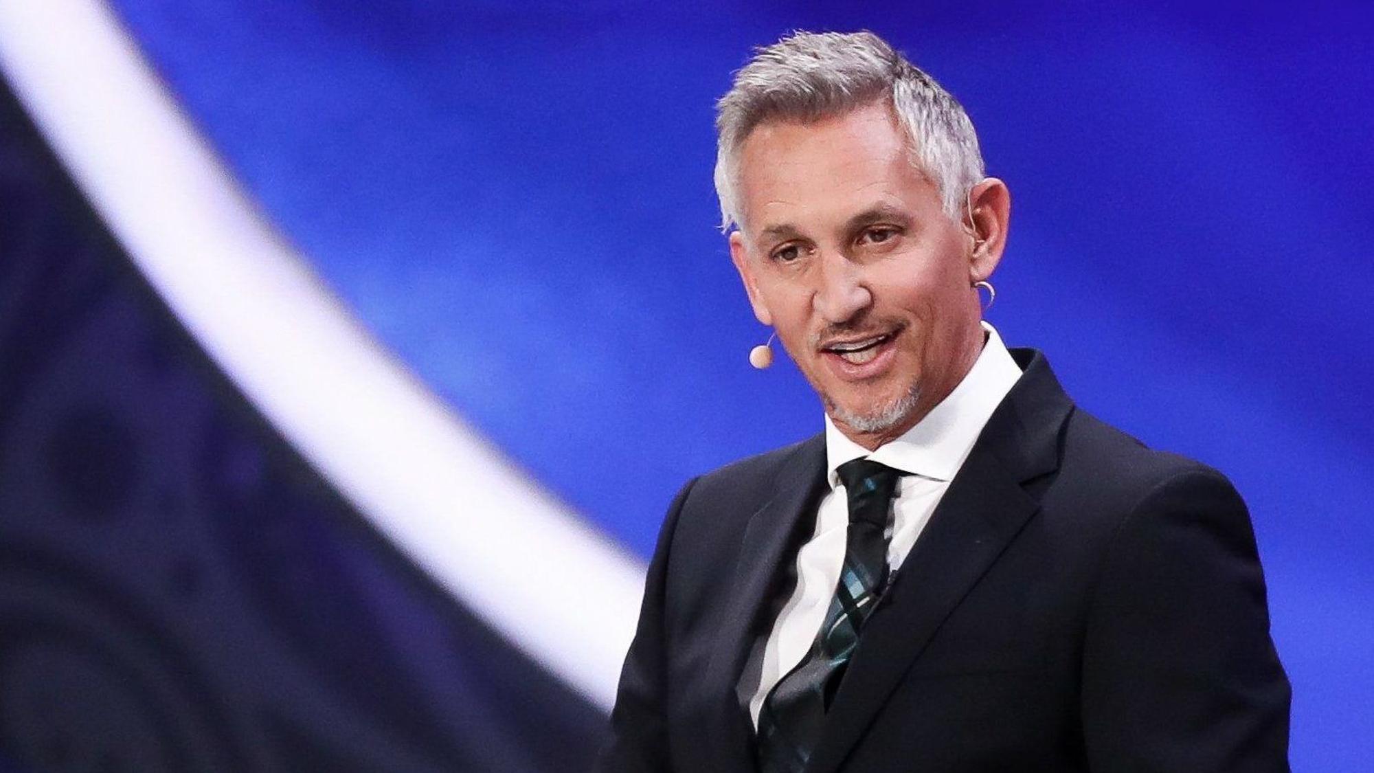 Gary Lineker bei der Auslosung der Gruppen für die Vorrunde der Fußball-Weltmeisterschaft 2018 im Kremlpalast.