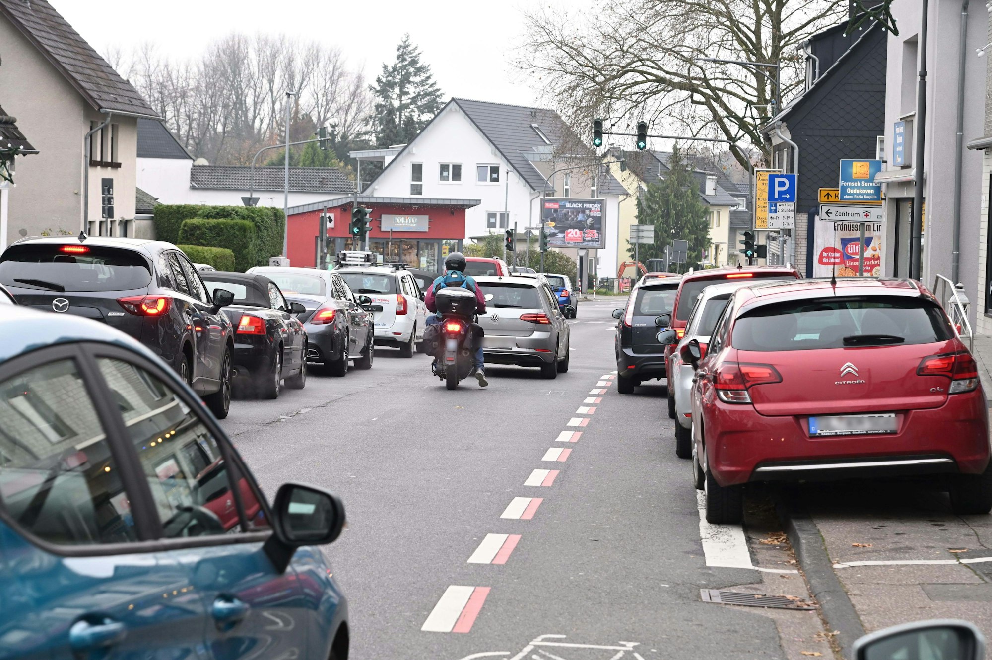 Das Foto zeigt die Altenberger-Dom-Straße in Schldgen