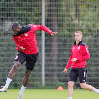 SC Fortuna Köln , 4.Liga, Training, Trainingsgast Anthony Modeste, Bild: Herbert Bucco