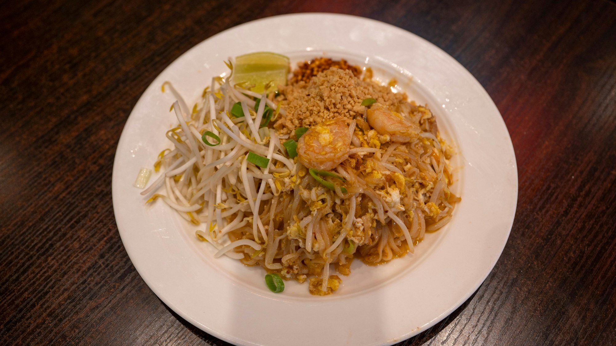 Das Gericht "Pad Kaprao" im Restaurant Banlao Sushi, Obst & Gemüse in Mülheim