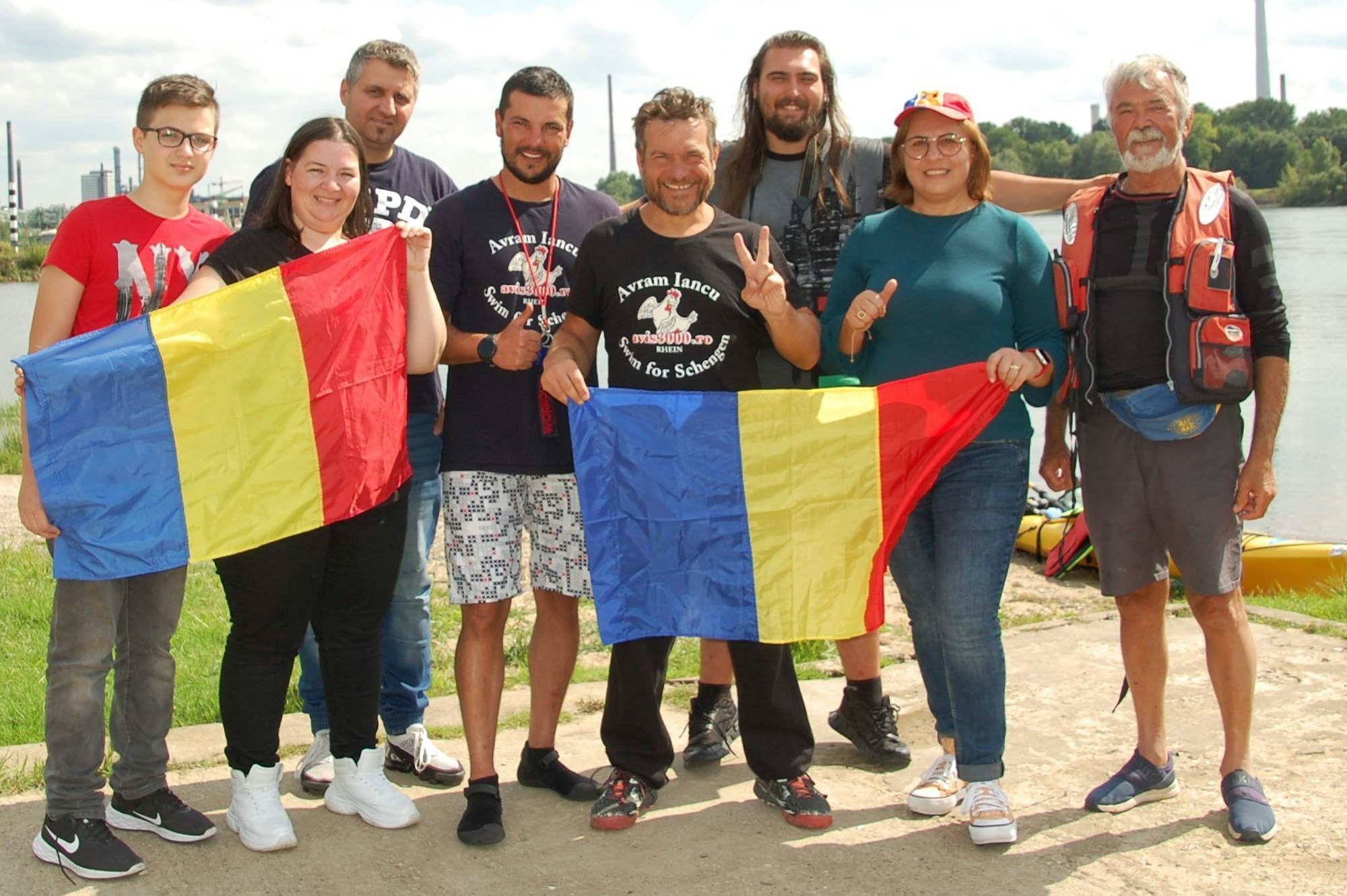 Die Vize-Bürgermeisterin von Burscheid, Stella Ignatz (2. v.r.), gehört zu Avram Iancus Unterstützerteam.