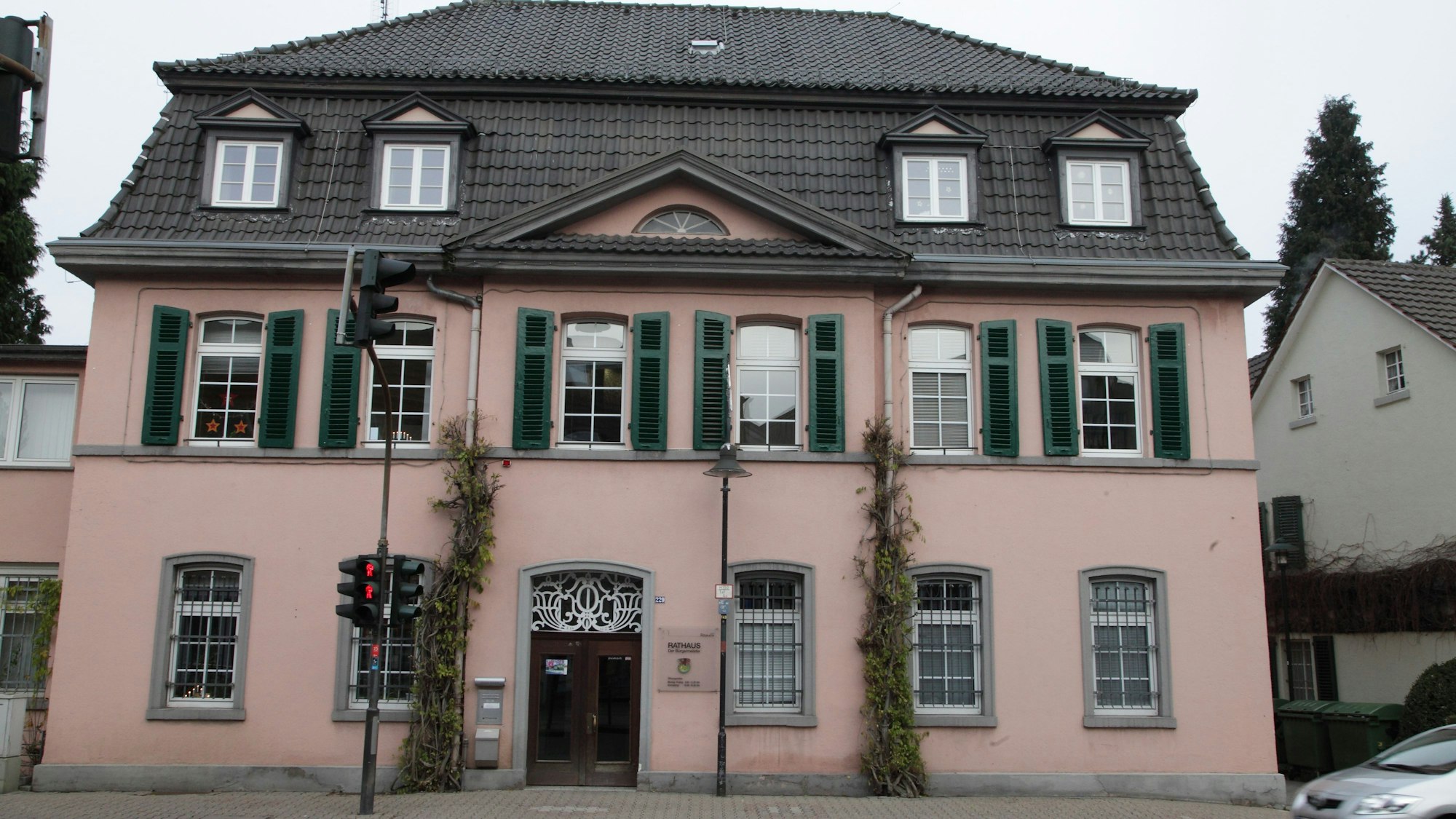 Ein Ausweg aus der Haushaltskrise der Stadt Rösrath wird im Rathaus weiter gesucht.