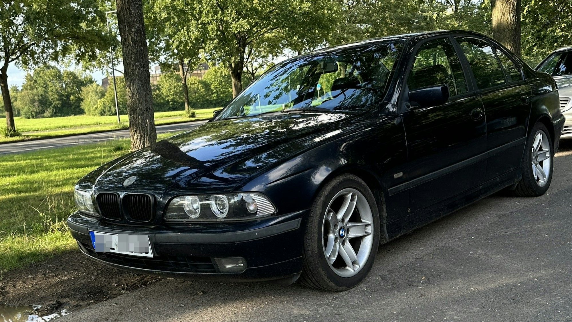An diesem BMW in Holweide eskalierte eine Polizeikontrolle.