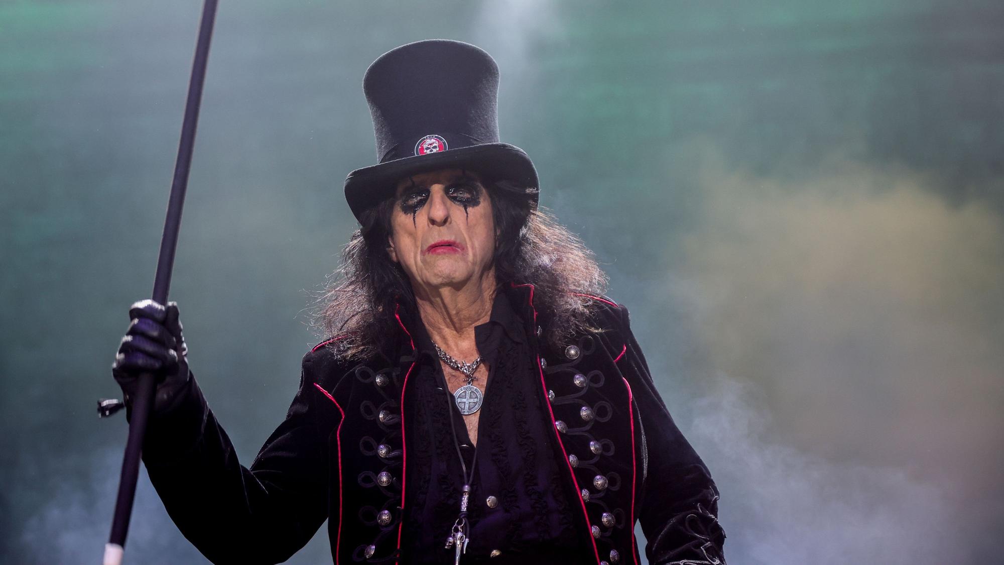 US-Rocksänger Alice Cooper tritt im Cubierta de Leganés auf. Am 04.02.2023 wird die Musiklegende 75 Jahre alt.