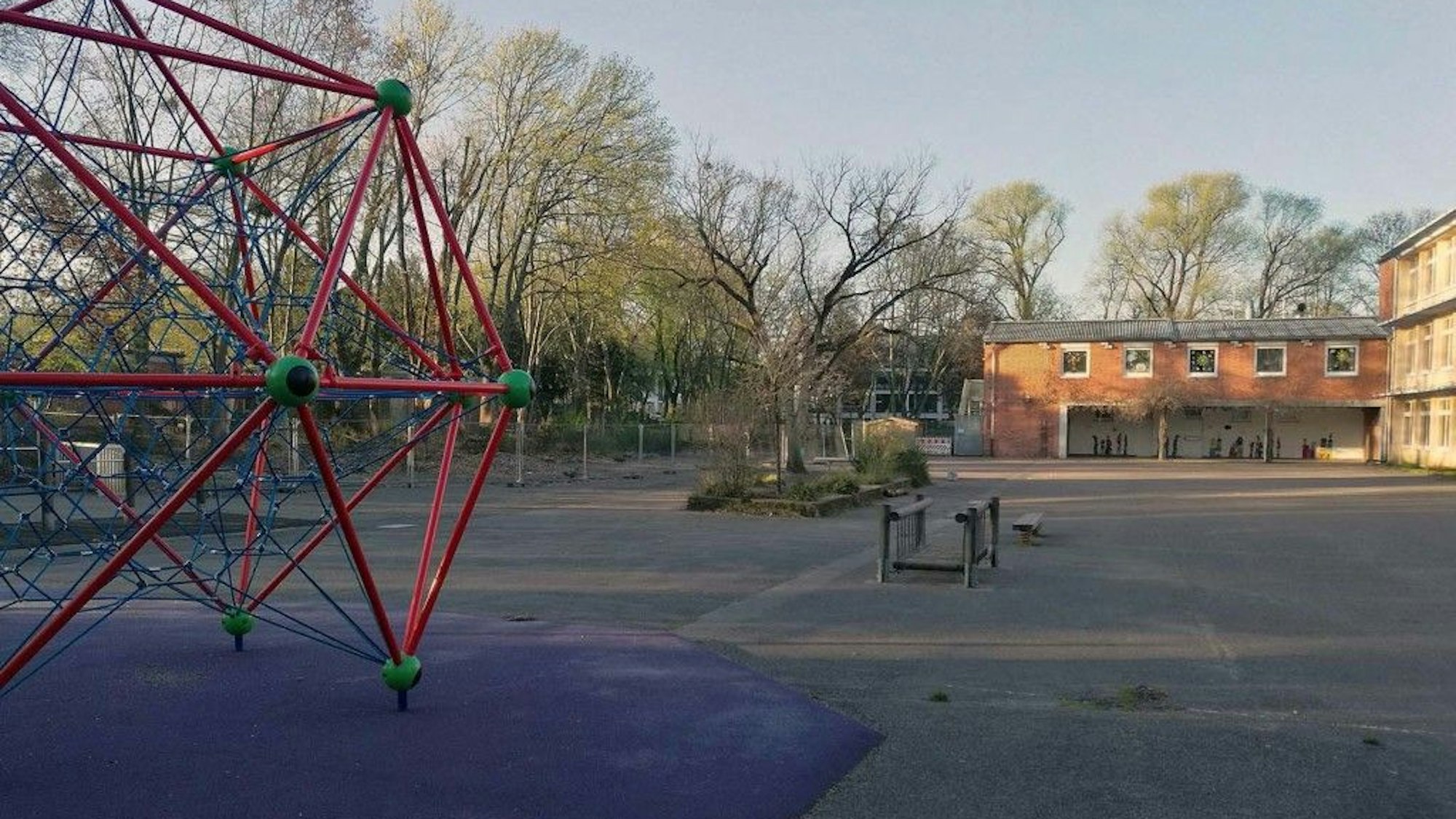 Schulhof der Heinzelmännchen-Schule in Vingst