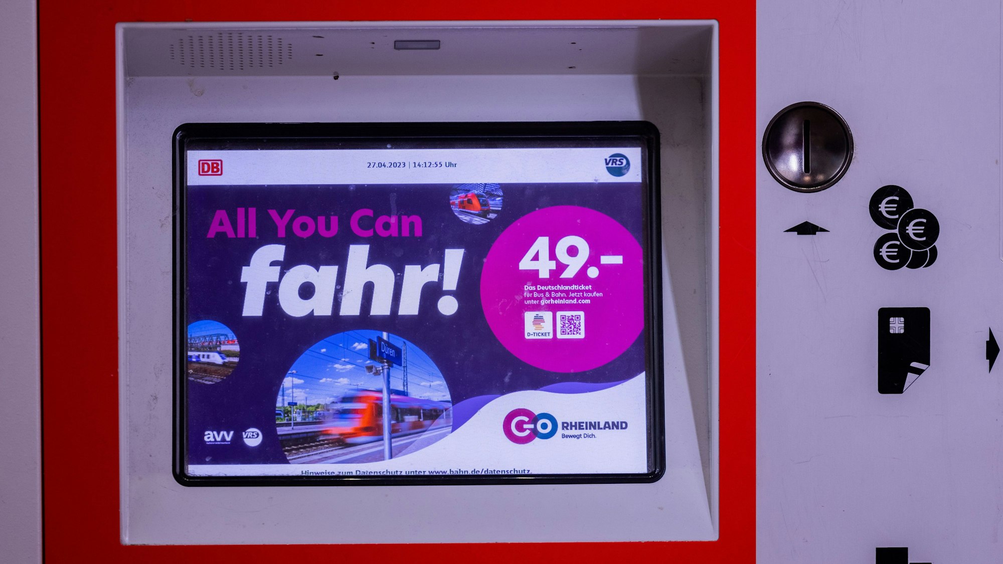 Das Deutschlandticket gilt seit Mai und berechtigt für 49 Euro im Monat bundesweit zu Fahrten im Nah- und Regionalverkehr. (Symbolbild)