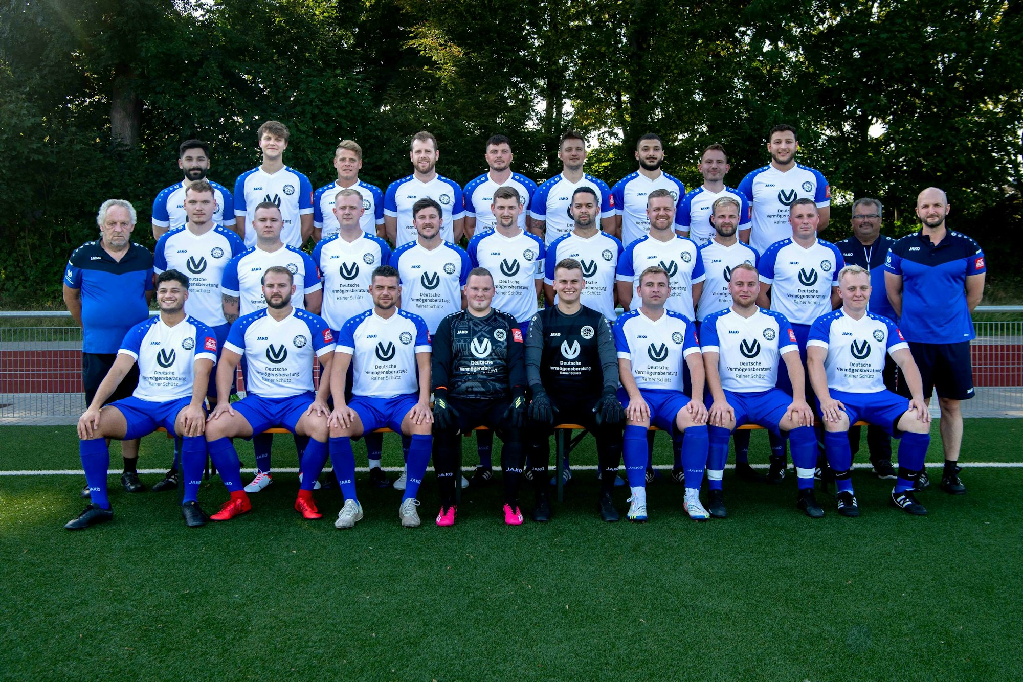 Das Bild zeigt die Mannschaft des SC Roitzheim.