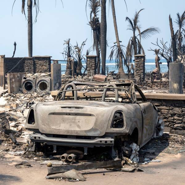 Die Trümmer des Waldbrandes sind in Lahaina, Hawaii, zu sehen.