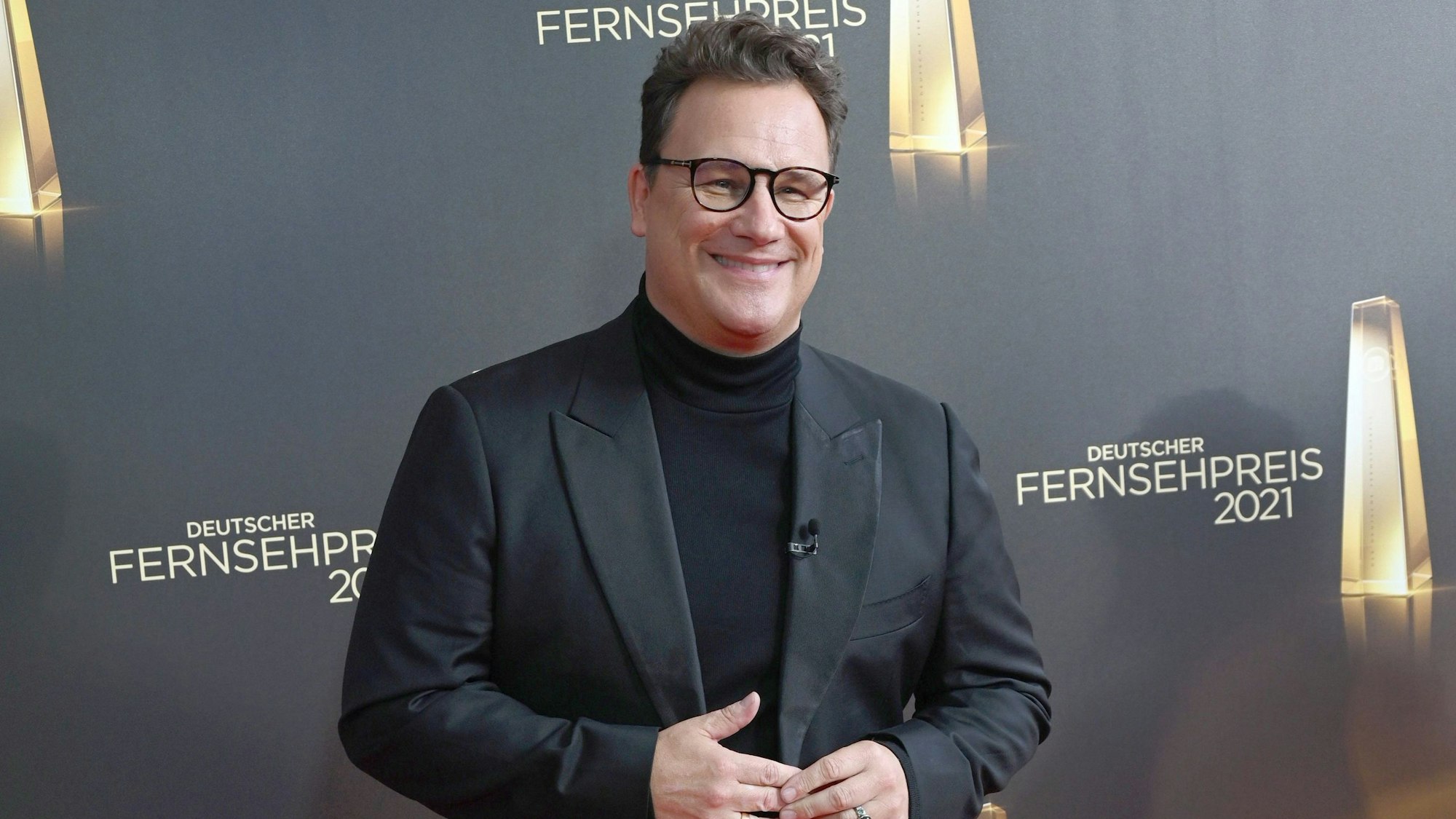 ARCHIV - 16.09.2021, Nordrhein-Westfalen, Köln: Modedesigner Guido Maria Kretschmer kommt zur Verleihung des Deutschen Fernsehpreises 2021.