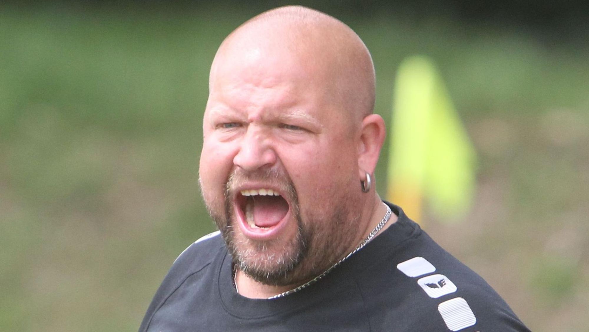Trainer Sven Rasch vom 1. FC Niederkassel