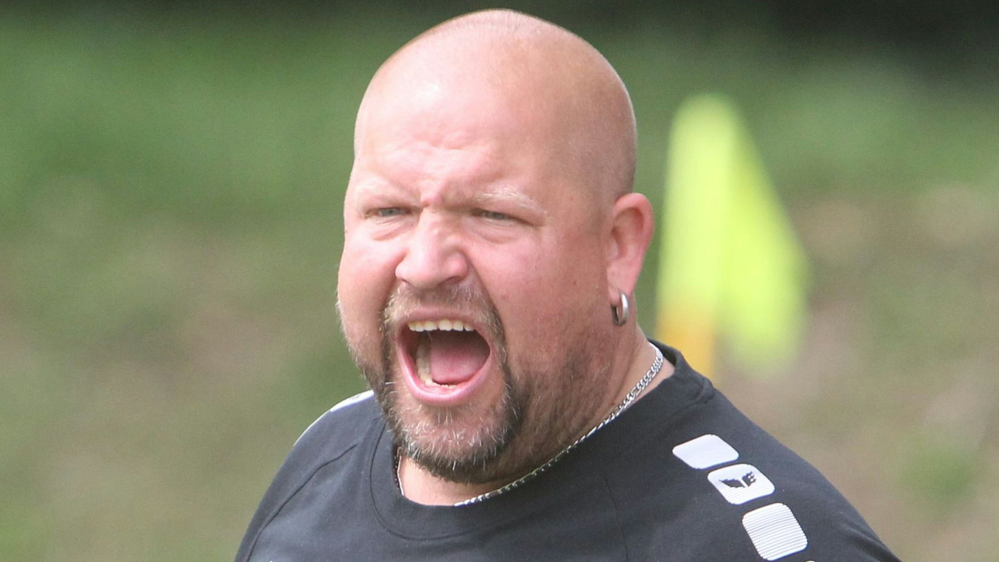 Trainer Sven Rasch vom 1. FC Niederkassel