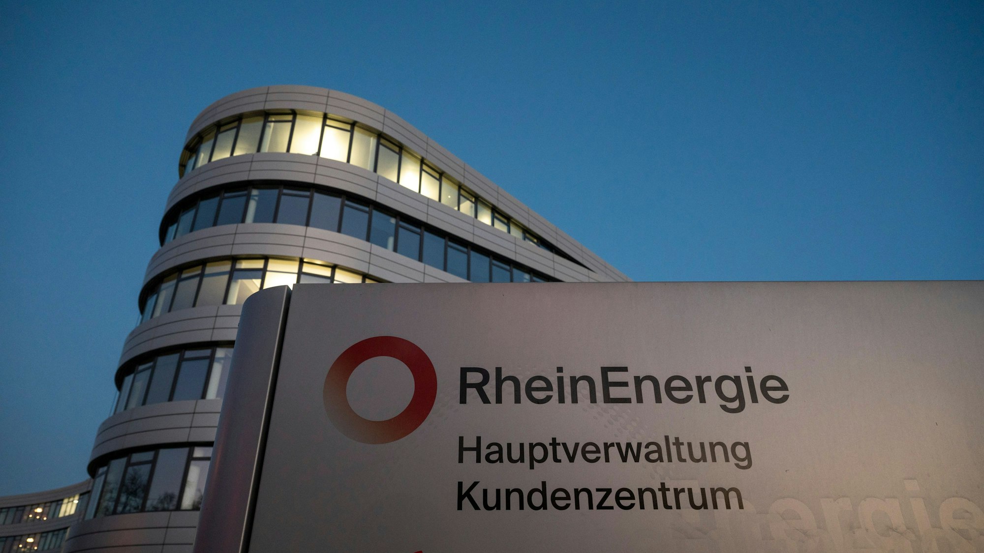 Die Zentrale der Rhein-Energie am Parkgürtel in Köln.