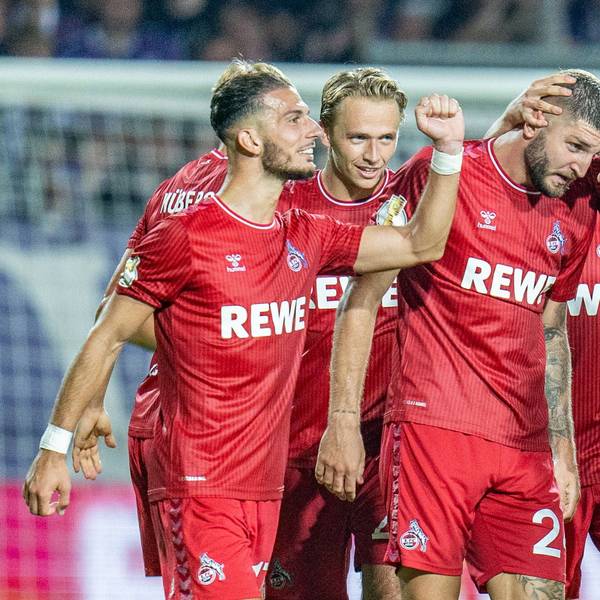 Jubelnde Kölner nach dem 3:1 durch Jeff Chabot.