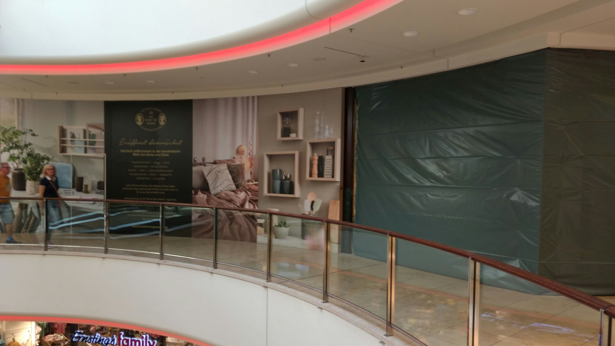 Ein leerstehendes Ladenlokal in der Rathaus-Galerie, Wiesdorf