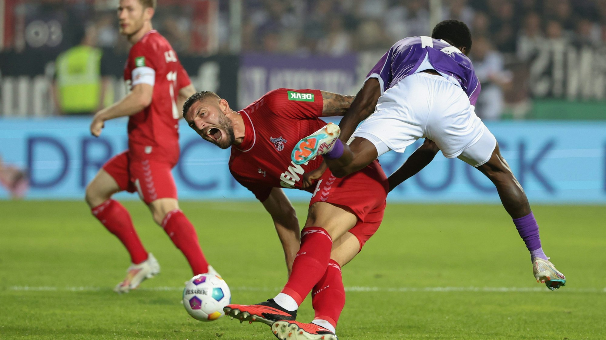 Zweikampf Chabot gegen Conteh