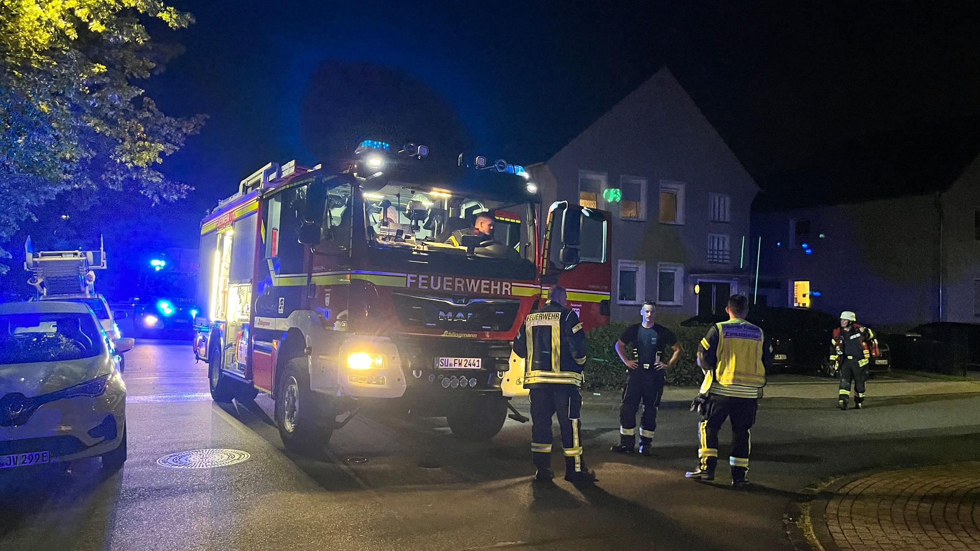 Die Feuerwehr Troisdorf musste innerhalb von drei Stunden zu zwei Bränden ausrücken. An der Eremitenstraße war Essen auf dem Herd zu heiß geworden.